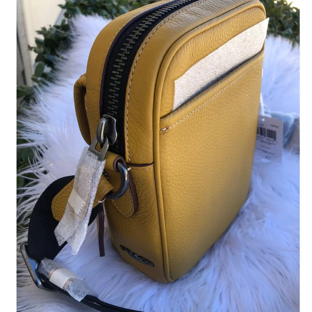 New Coach Men Crossbody Peanuts Heritage With Snoopy Motif Man Bag - Picture 3 of 9